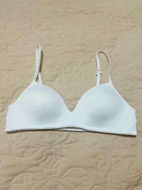 Calvin Klein White Wireless T-Shirt Bra Size 34A